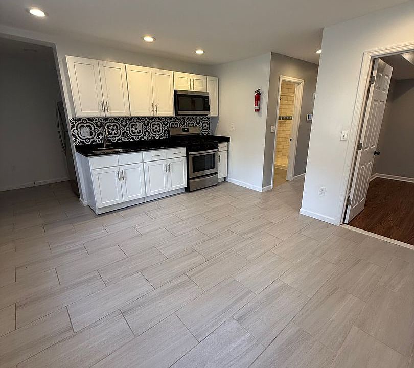 1st image of 33 Johnston St #1