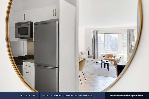 Rented by The Blueground | media 4