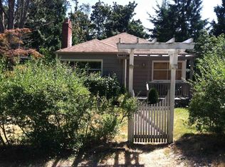 9830 17th Ave NE, Seattle, WA 98115