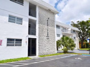 16030 NE 19th Ct APT 302, North Miami Beach, FL 33162