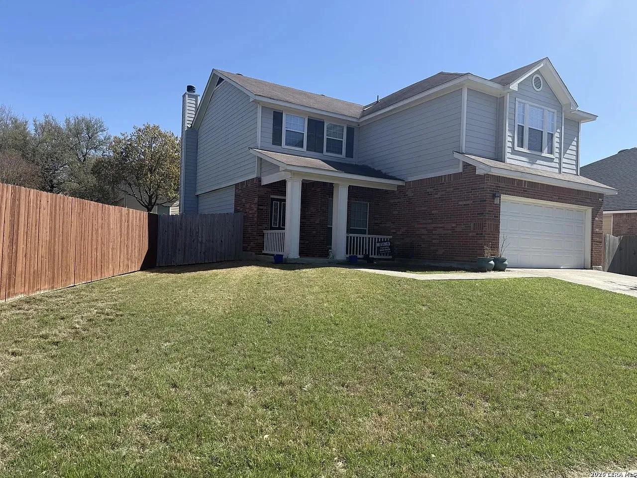 4 bed, 2556 sqft, $2,450 — Photo 2