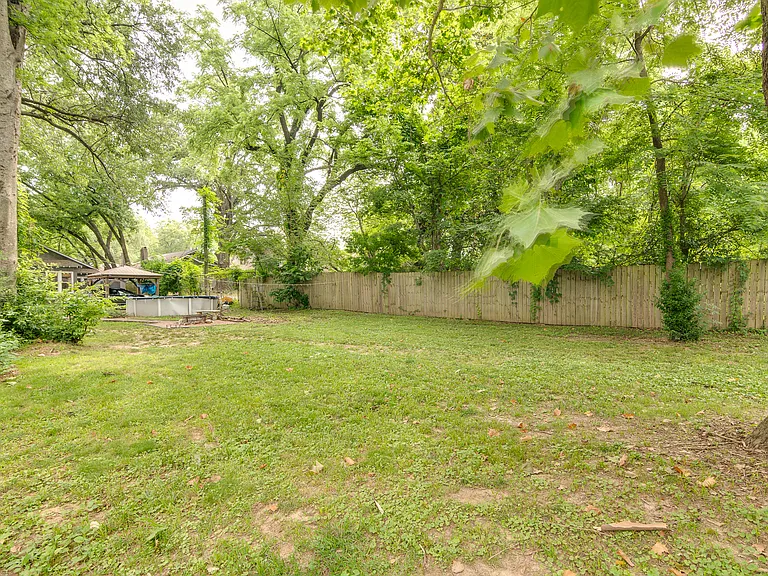 2293 Jackson Ave — Photo 43