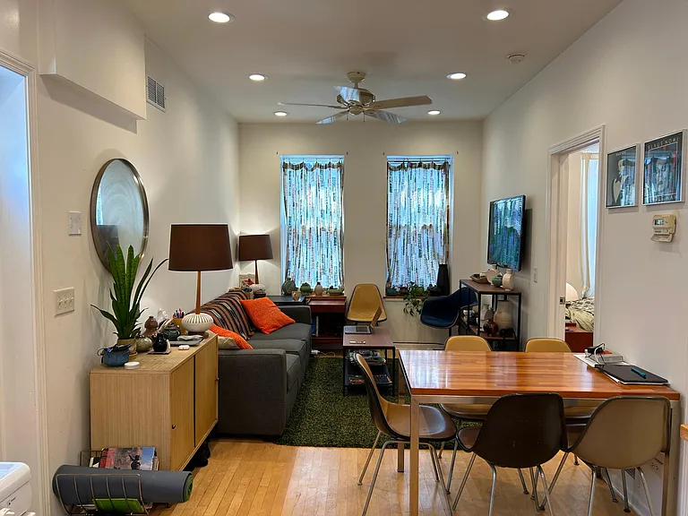 1731 W 17th St #6 — Photo 3