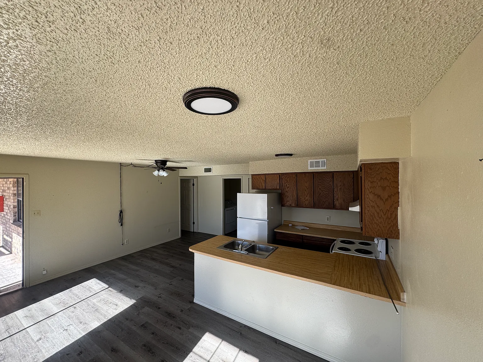2 bed, 850 sqft, $950 — Photo 1