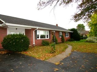 1116 W Lexington Rd, Manheim, PA 17545