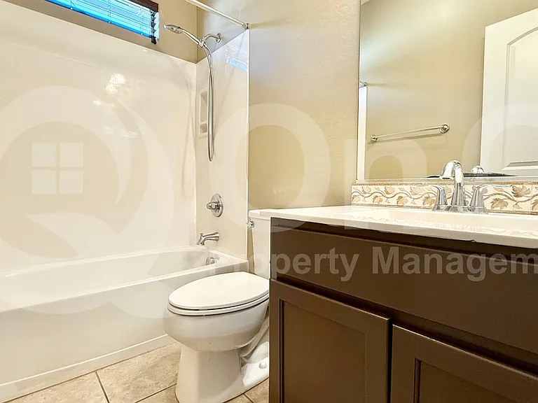 4425 E Saint John Rd — Photo 20
