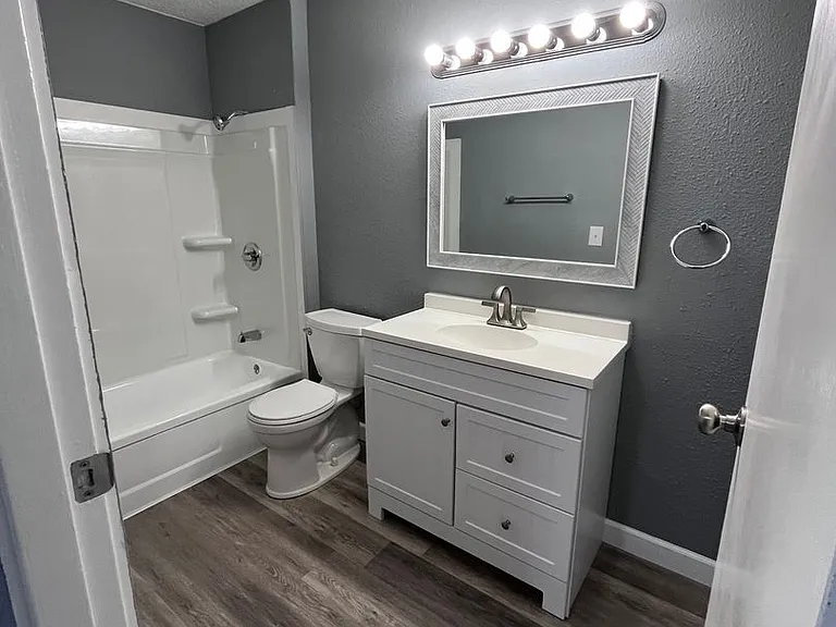1318 Truman Ave — Photo 18