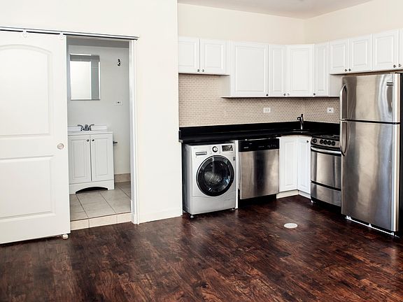 2nd image of 3345 N Marshfield Ave APT 103