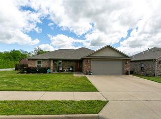 1909 N Messick Ct, Siloam Springs, AR 72761