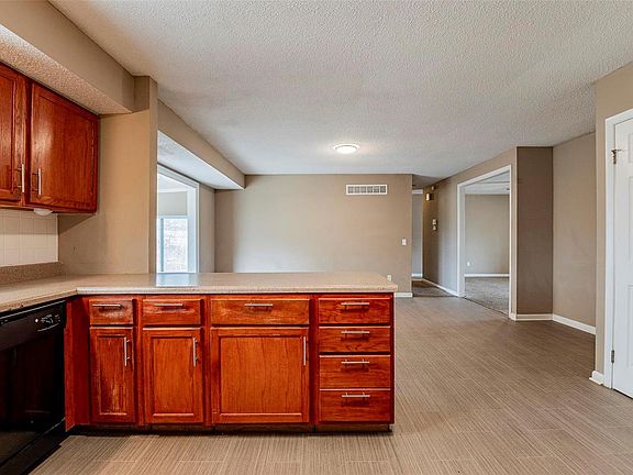 4th image of 15527 Fox Plains Dr