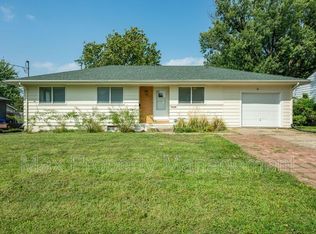 3715 Madison Ave, Des Moines, IA 50310