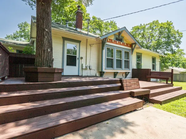 2033 Hillview Rd, Lawrence, KS 66046