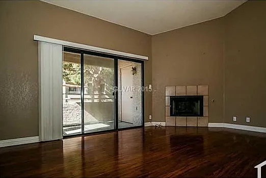 1 bed, 902 sqft, $1,450 — Photo 2
