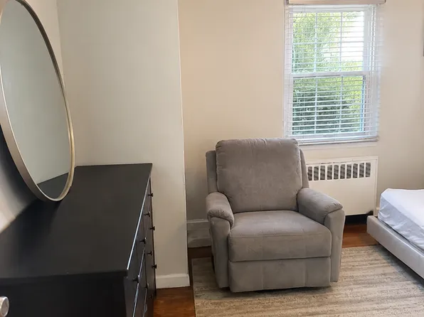 64 Underhill Ave Floor 1, Hicksville, NY 11801