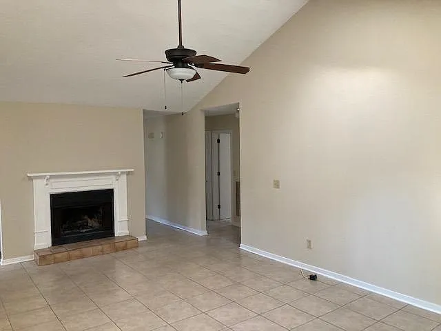 3 bed, 1550 sqft, $3,300 — Photo 2