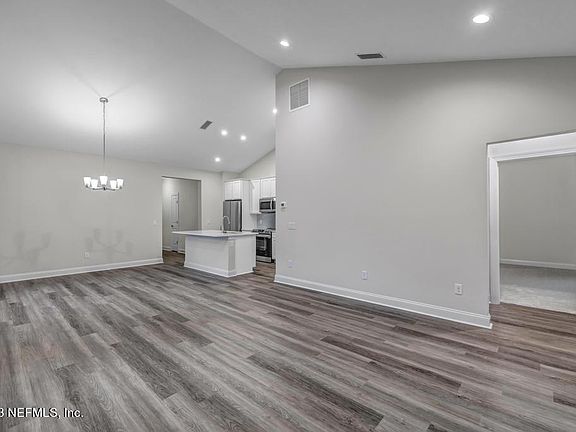 3rd image of 200 A BRAINARD Drive