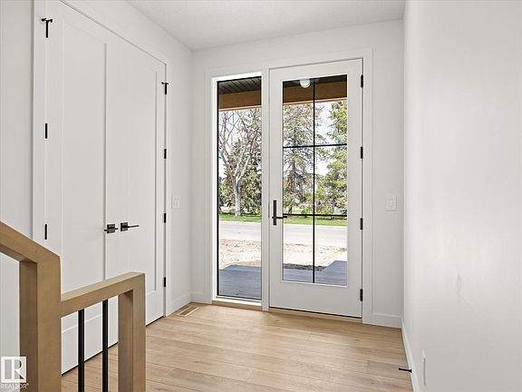 3rd image of 6303 109b Ave NW