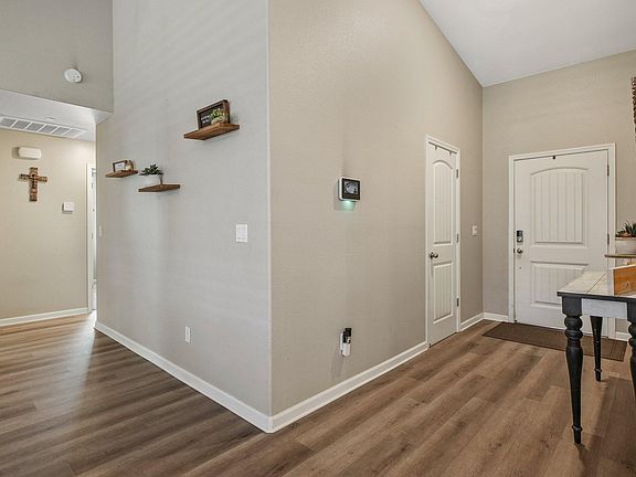5th image of 2325 W Mallard Way