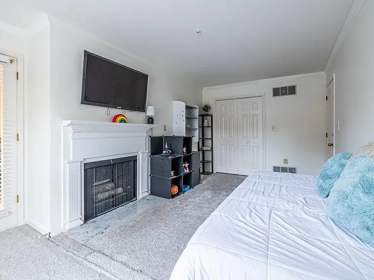 27301 Plantation Dr NE #301 — Photo 3