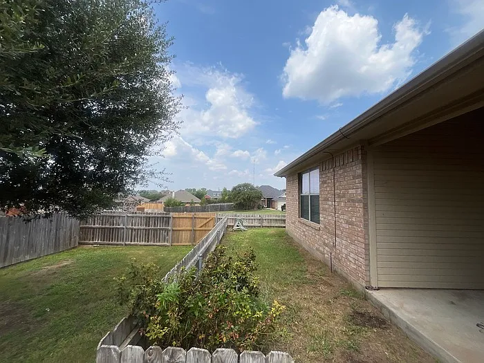 1005 Winding Rd — Photo 24