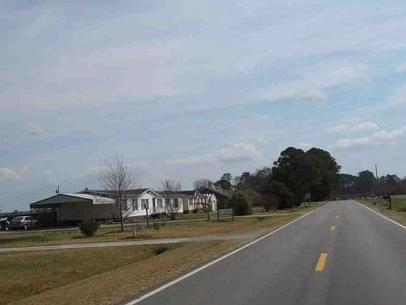 Exterior Neighborhood (street photo)