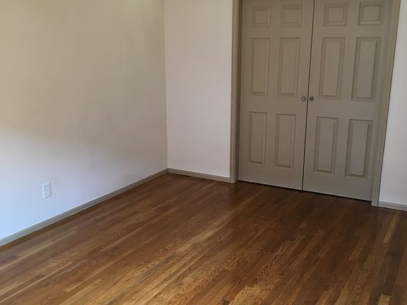 3rd image of 3516 Russell Blvd APT 17