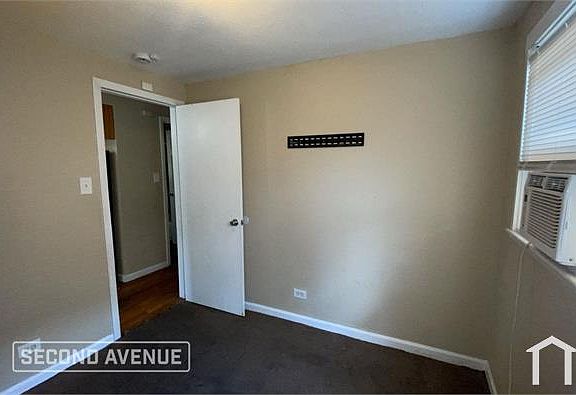 4th image of 9345 S Burnside Ave