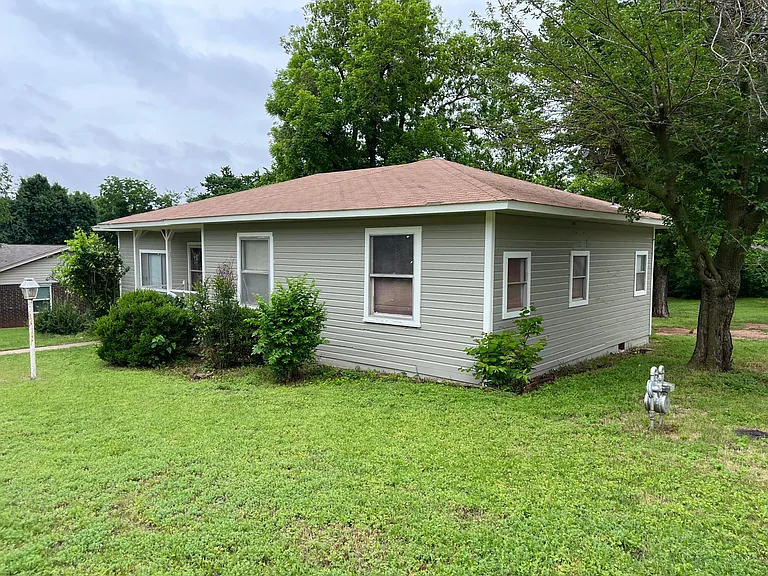 1623 W Harrison Ave — Photo 3