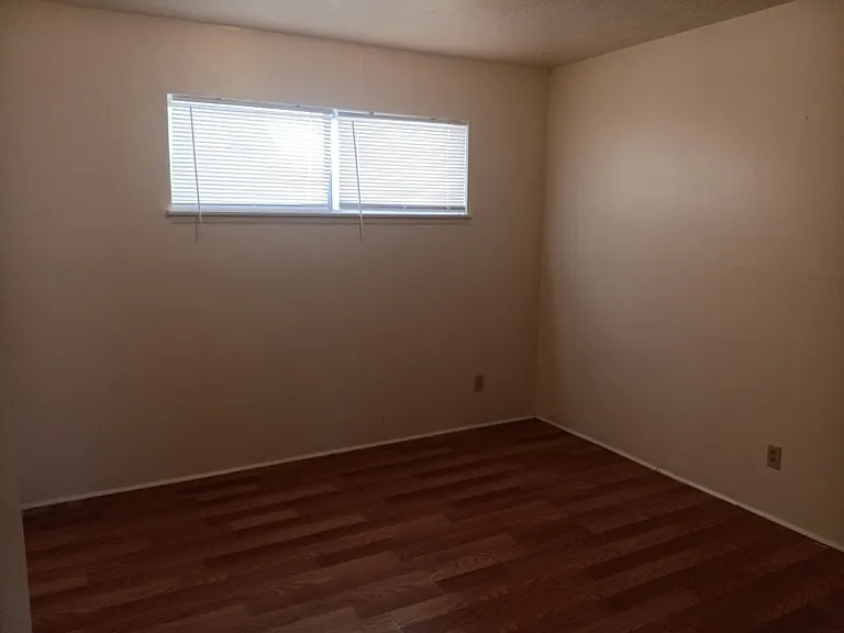 4601 Douglas Macarthur Rd NE — Photo 5