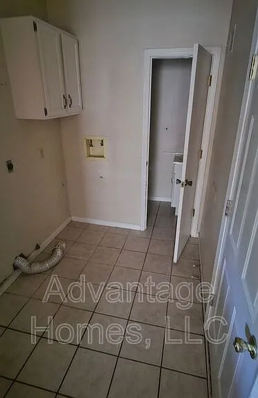 10832 Haskins St — Photo 6