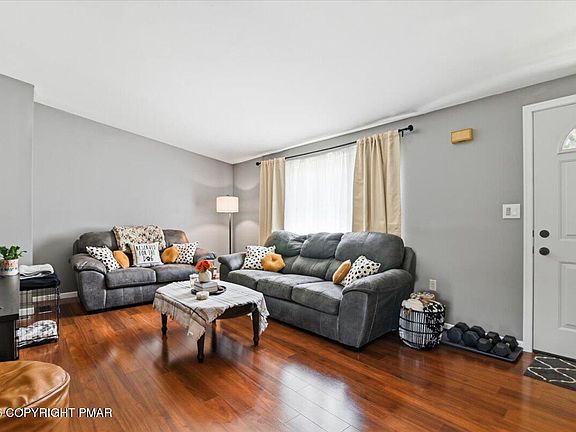 5th image of 36 Deerfield Dr