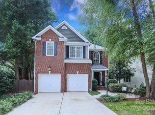 1827 Dearmon Dr, Charlotte, NC 28205