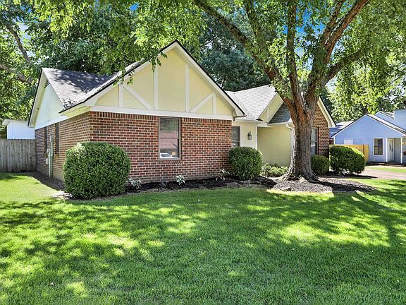 3rd image of 3104 Ingleside Dr