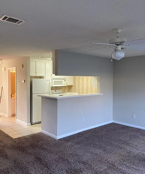 104 N Springview Dr — Photo 5