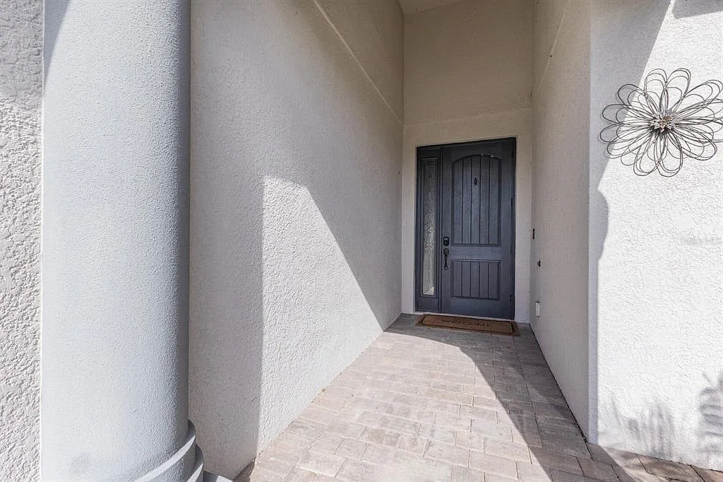 3 bed, 2.0 bath, 2248 sqft, $6,000 — Photo 4