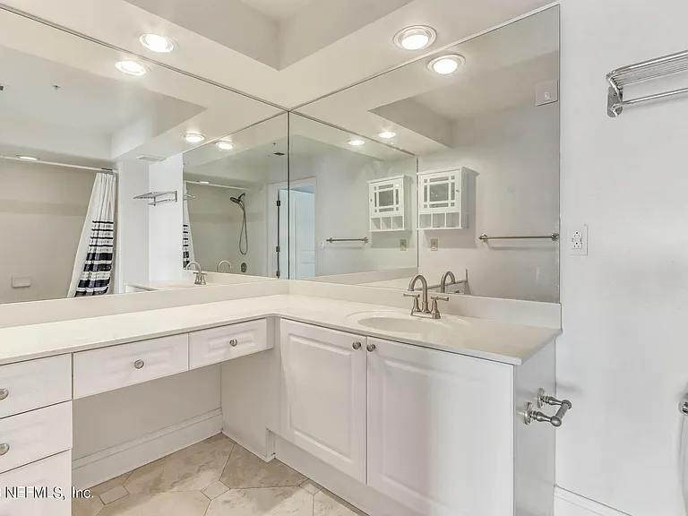 400 E Bay St #504 — Photo 73
