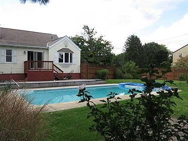 2nd image of 1291 Clay Pike