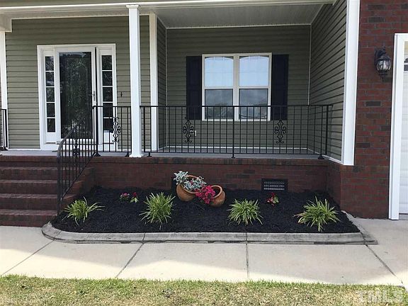3rd image of 107 Glasgow Ln