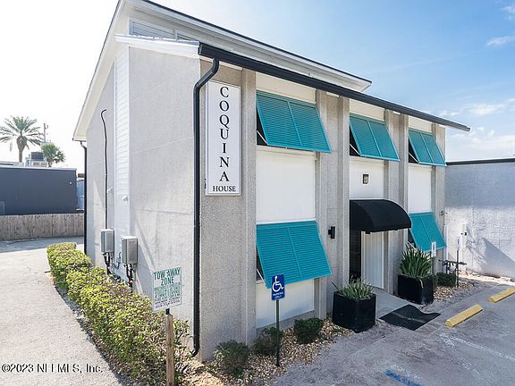2nd image of 460 STURDIVANT Avenue