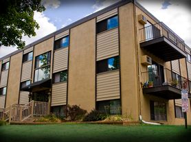 310 8th St SE, Minneapolis, MN