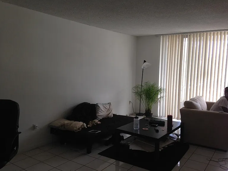 2135 NE 170th St #2 — Photo 3