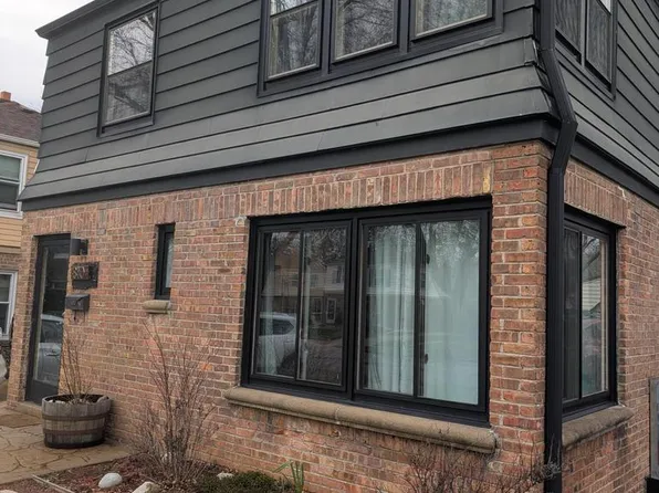1810 E Eden PLACE, Saint Francis, WI 53235