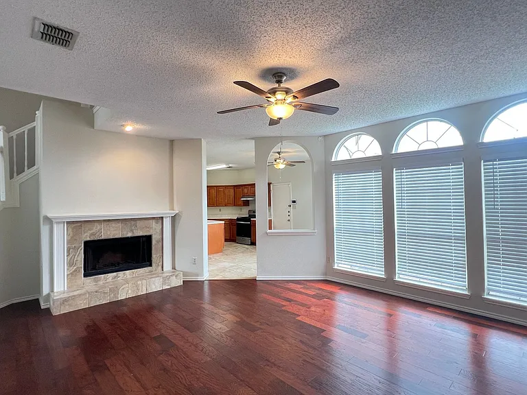 723 Sumner Dr — Photo 32