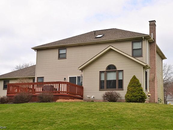 5th image of 10155 Foxwood Dr