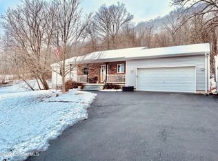 89 Flatbush Rd, West Coxsackie, NY 12192