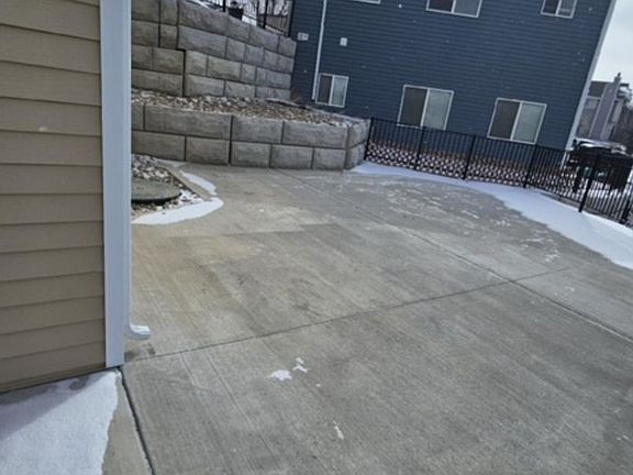 2nd image of 1550 Aryn Ln #101