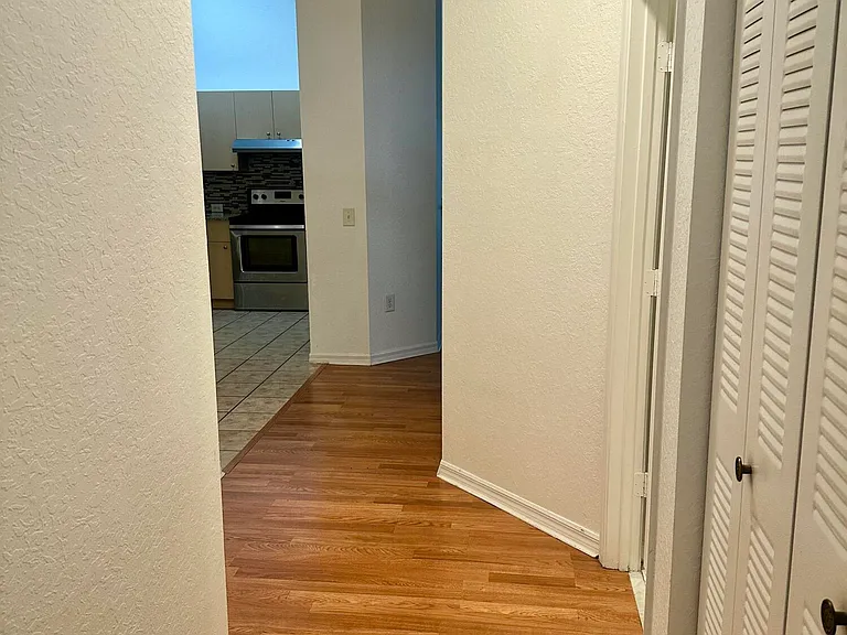 220 Crestwood Cir #106 — Photo 31
