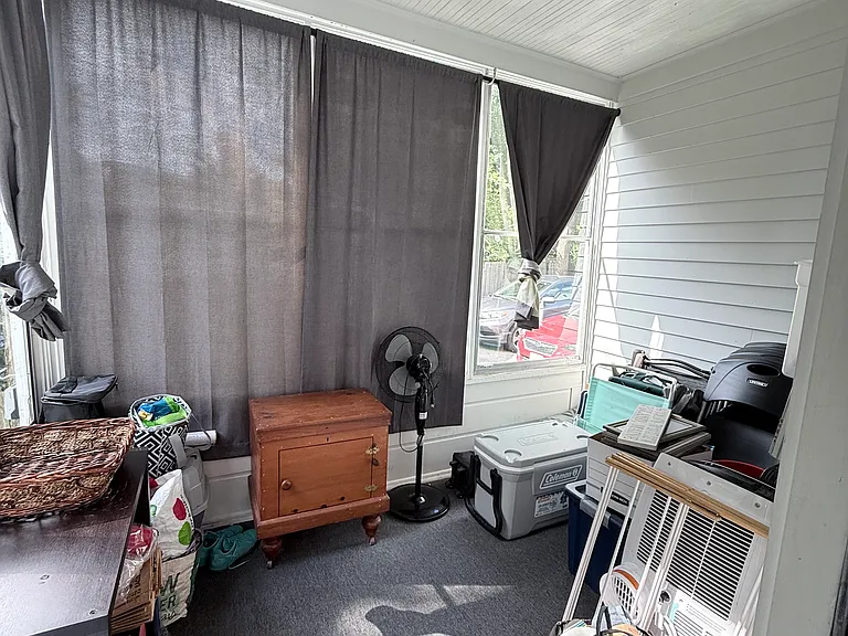 715 Cambridge St — Photo 10