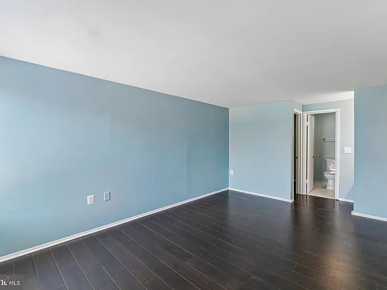 18131 Chalet Dr #301 — Photo 33
