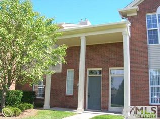 1802 Flagstone Cir #1, Rochester, MI 48307